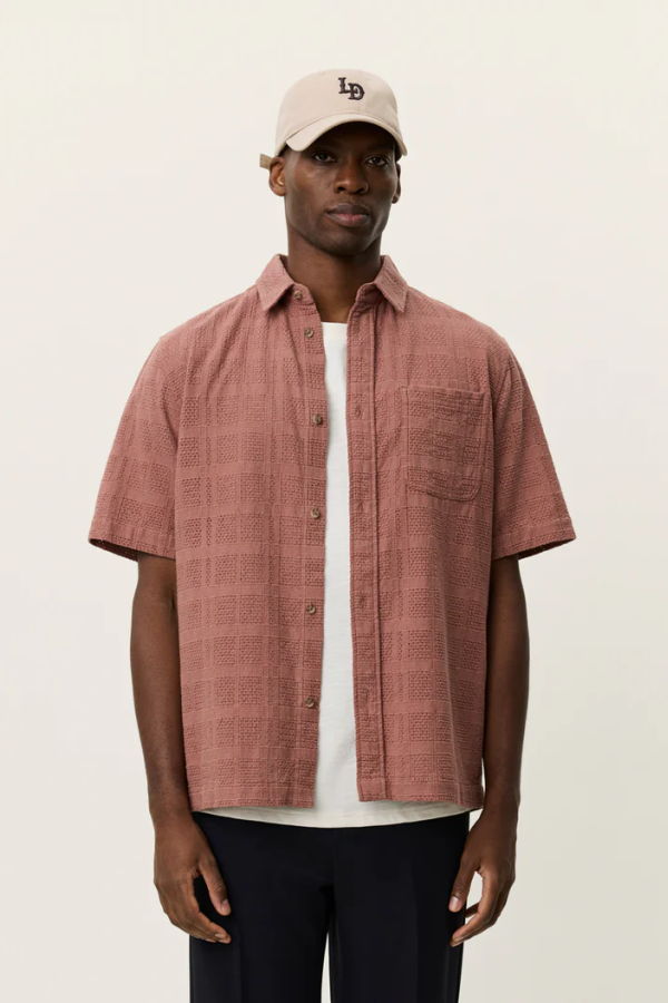 LES DEUX Charlie SS Shirt
