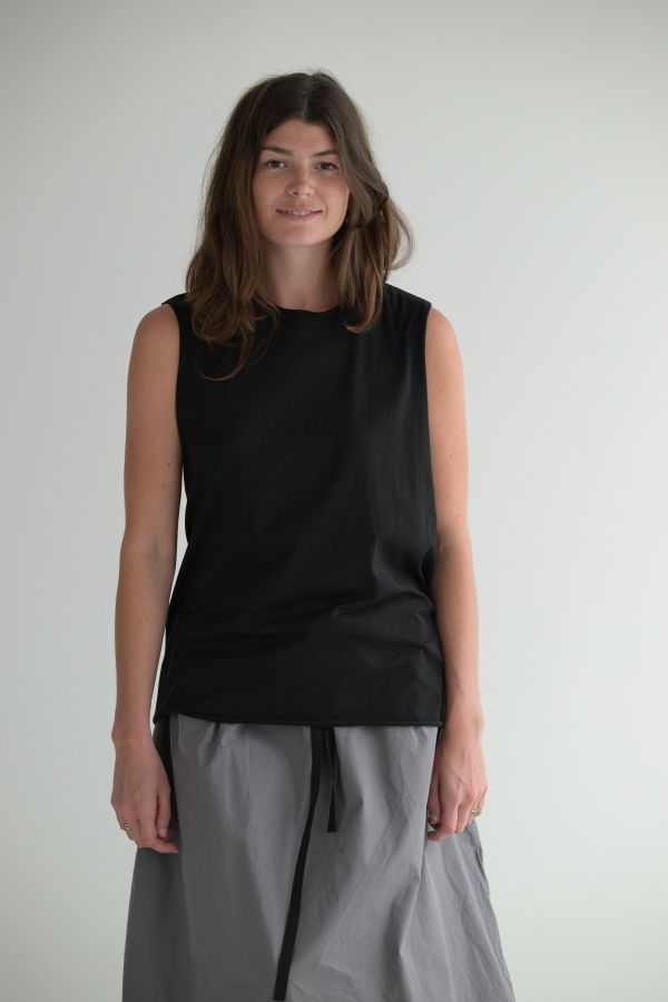 SCHA One Seam Sleeveless Top