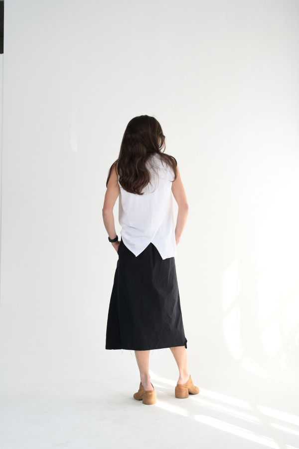 SCHA One Seam Sleeveless Top