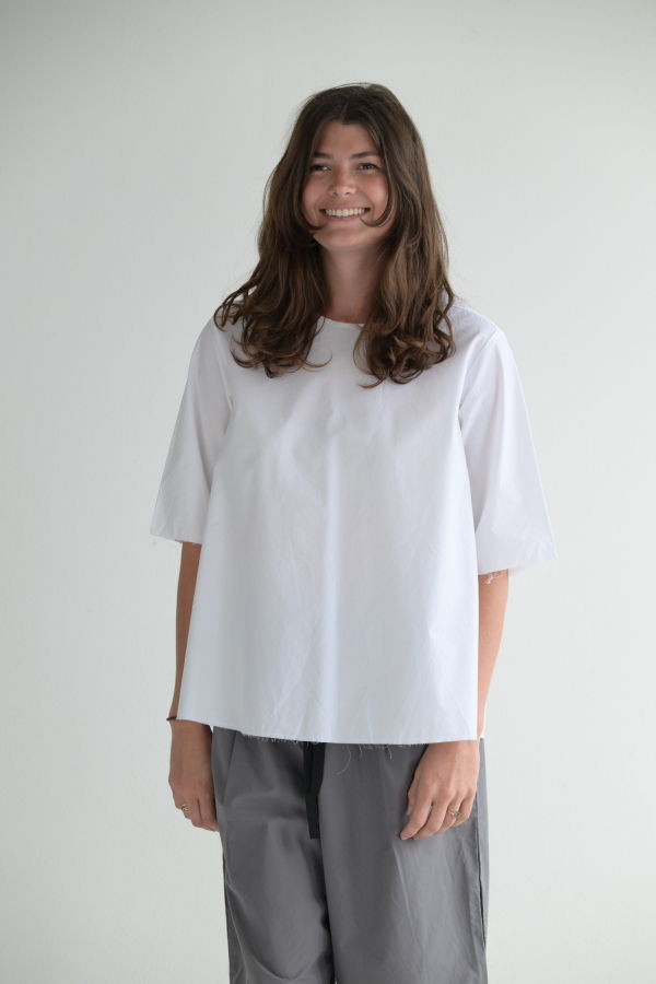 SCHA V Back Elbow-Length Sleeve Top