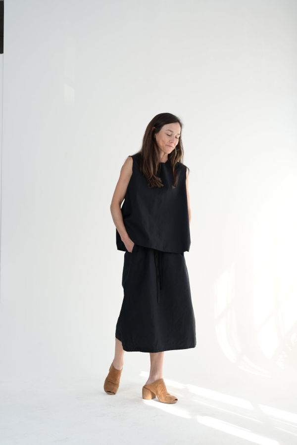 SCHA V Back Sleeveless Top