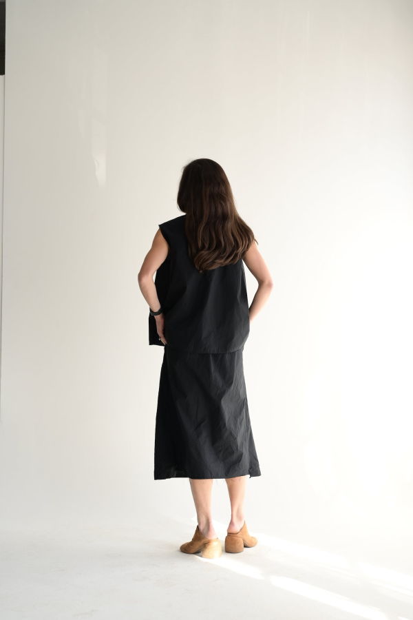 SCHA V Back Sleeveless Top