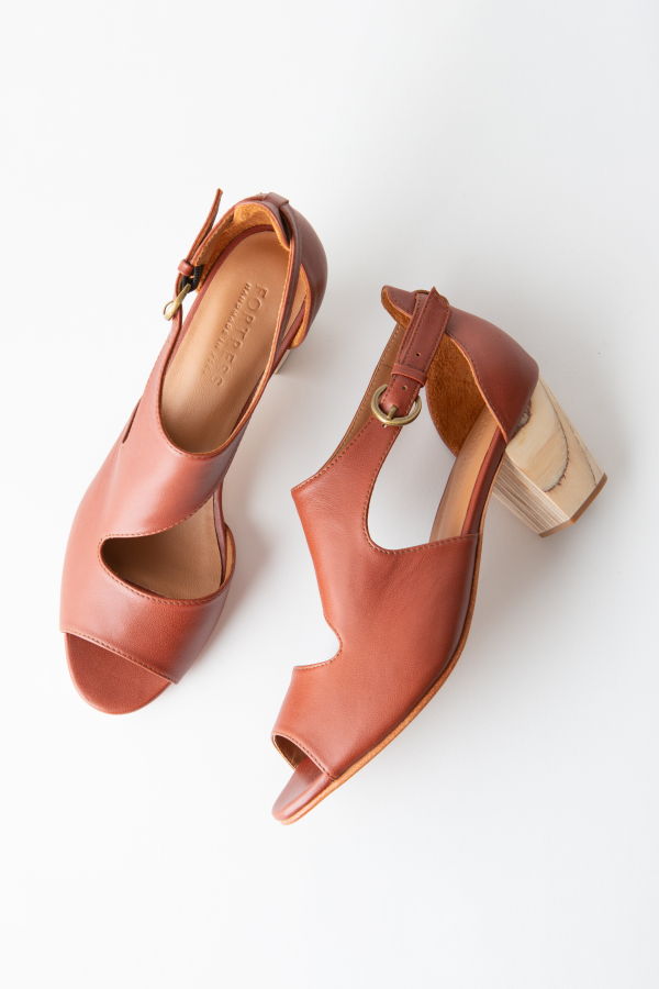 Fortress Victoria Naya Heel Sandal - Cedar