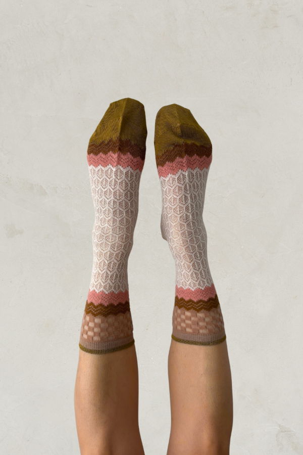 Exquisite J Holey Zig Zag Socks - Cream & Coffee