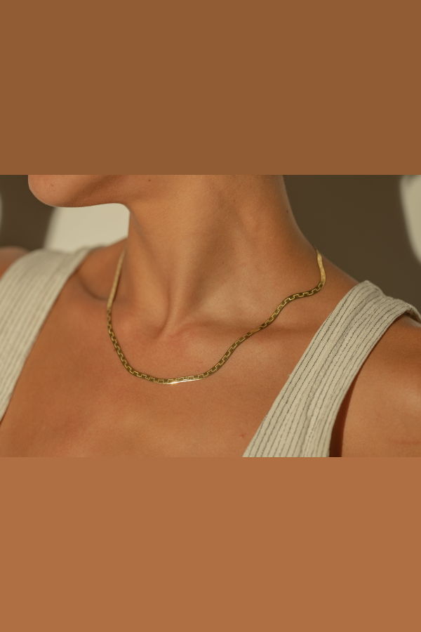 Milk & Rose Greek Flat Chain