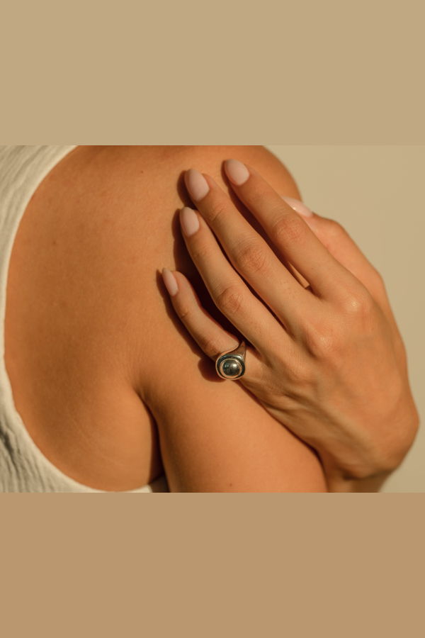 Milk & Rose Iris Ring