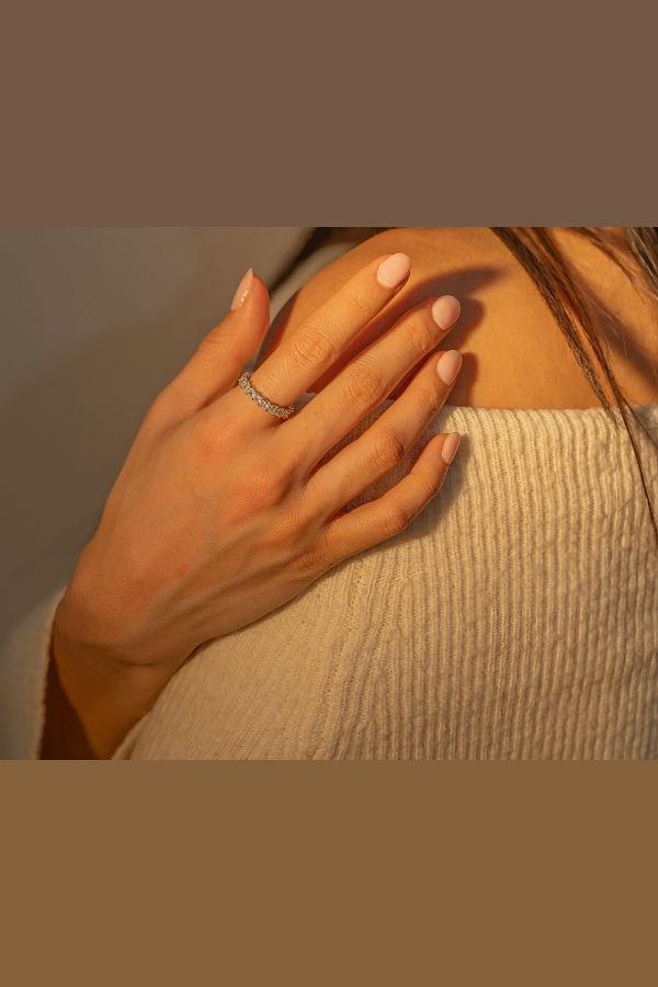 Milk & Rose Lilas Eternity Ring