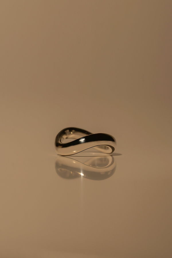 Milk & Rose Wave Ring