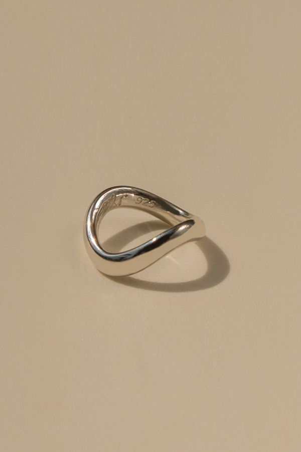 Milk & Rose Wave Ring
