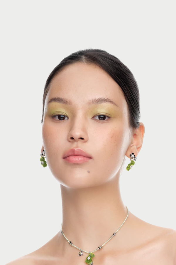 YVMIN Grass Flower Bear Earrings (Pair)