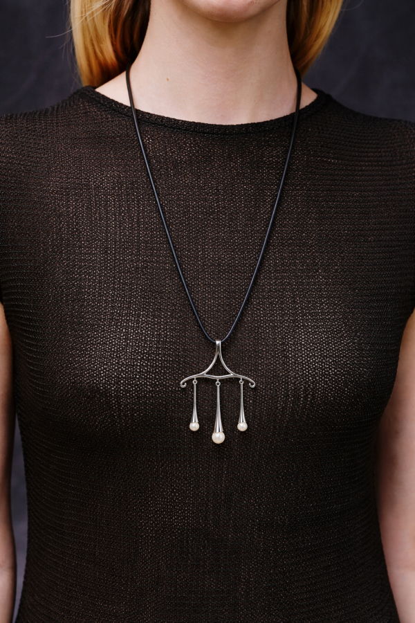 MAANCY Chandelier Scroll Leather Necklace
