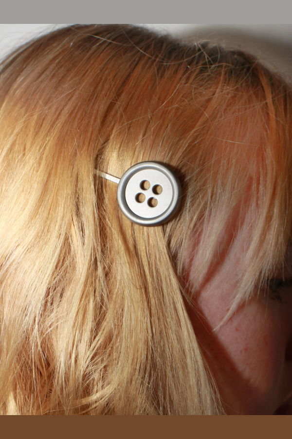 Marland Backus Cute As a Button Hairpin