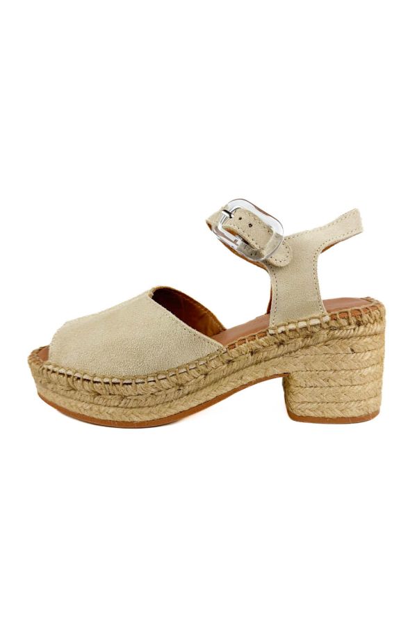 Naguisa Var Sandal