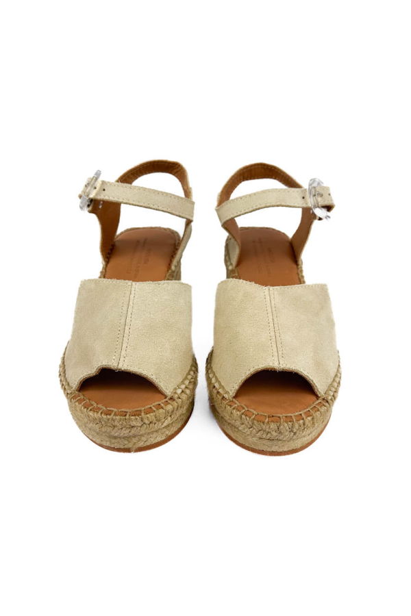 Naguisa Var Sandal