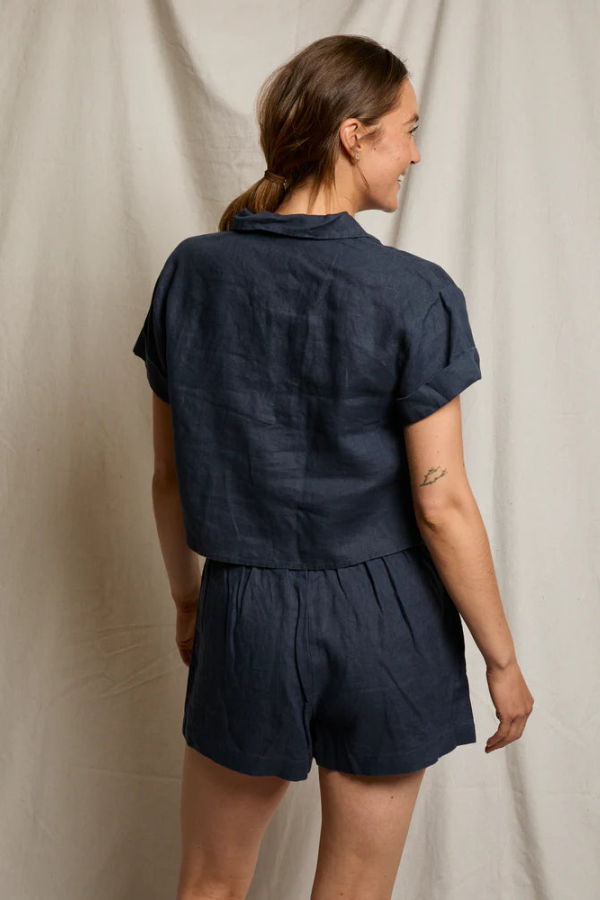 Perfect White Tee Malin Linen Shorts