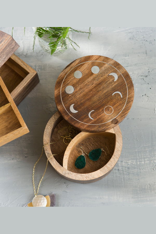 Matr Boomie Indukala Moon Phase Round Pivot Box