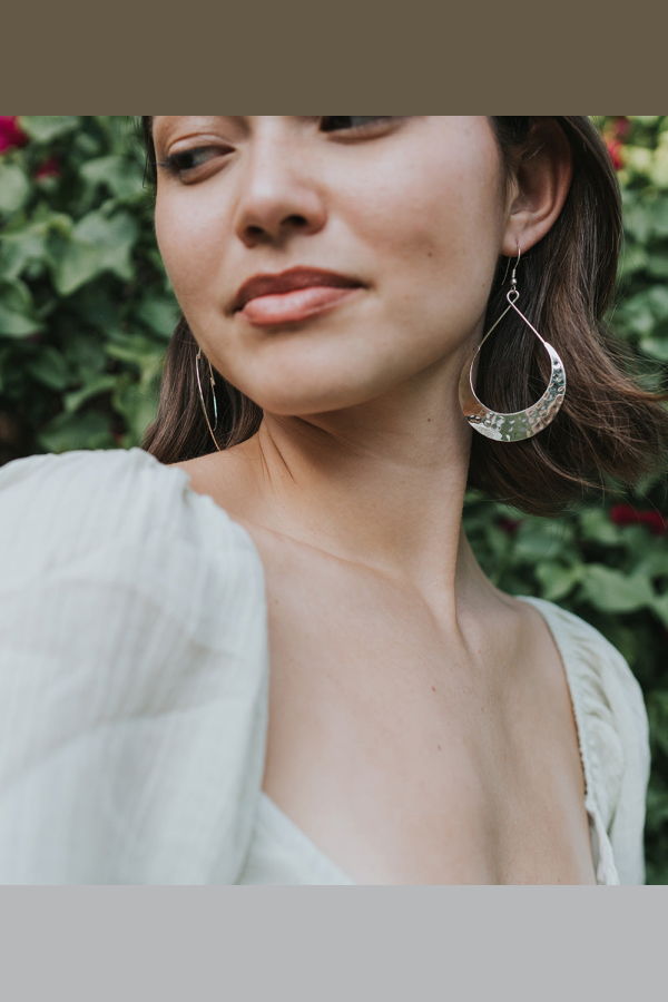 Matr Boomie Lunar Crescent Hammered Hoop Earrings - Shiny Silver