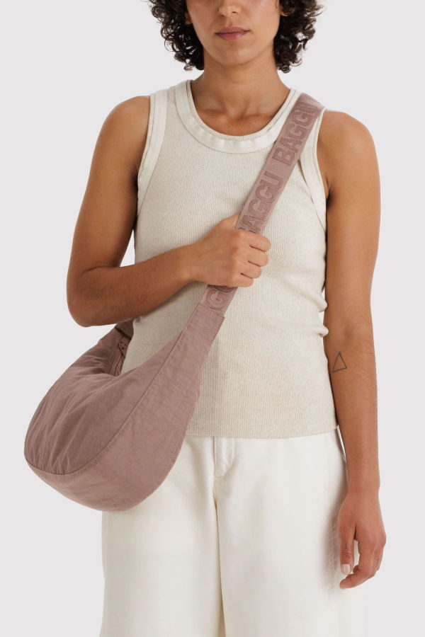 BAGGU Medium Nylon Crescent Bag