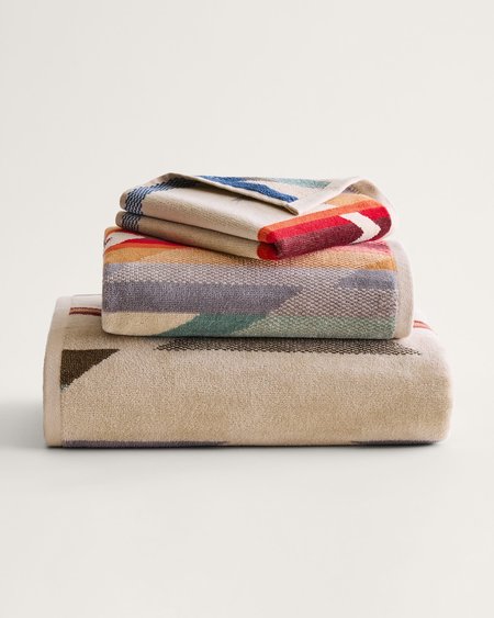 Pendleton Oversized Jacquard Towel - Arrow Revival | Garmentory Pendleton Oversized Jacquard Towel - Arrow Revival | Garmentory