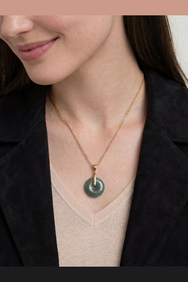 seree Button Green jade pendant necklace - OFF WHITE/Green