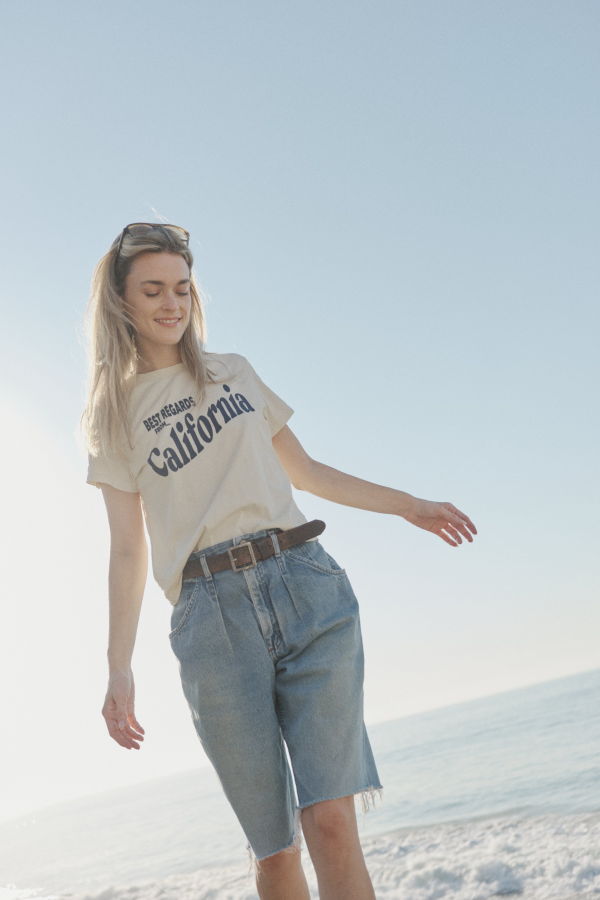 Best Regards The California Postcard Souvenir T-Shirt - Vintage White