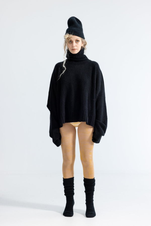 Lela Jacobs U Turtle Crop Jumper - Midnight