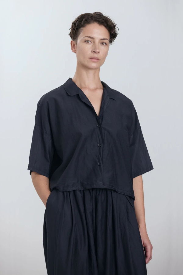 Black Crane Cropped Shirt