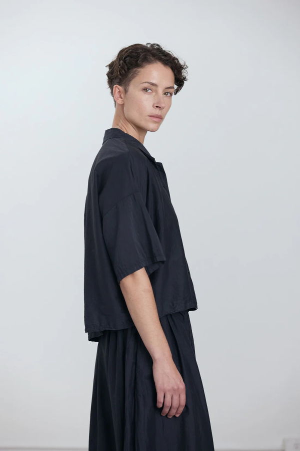 Black Crane Cropped Shirt