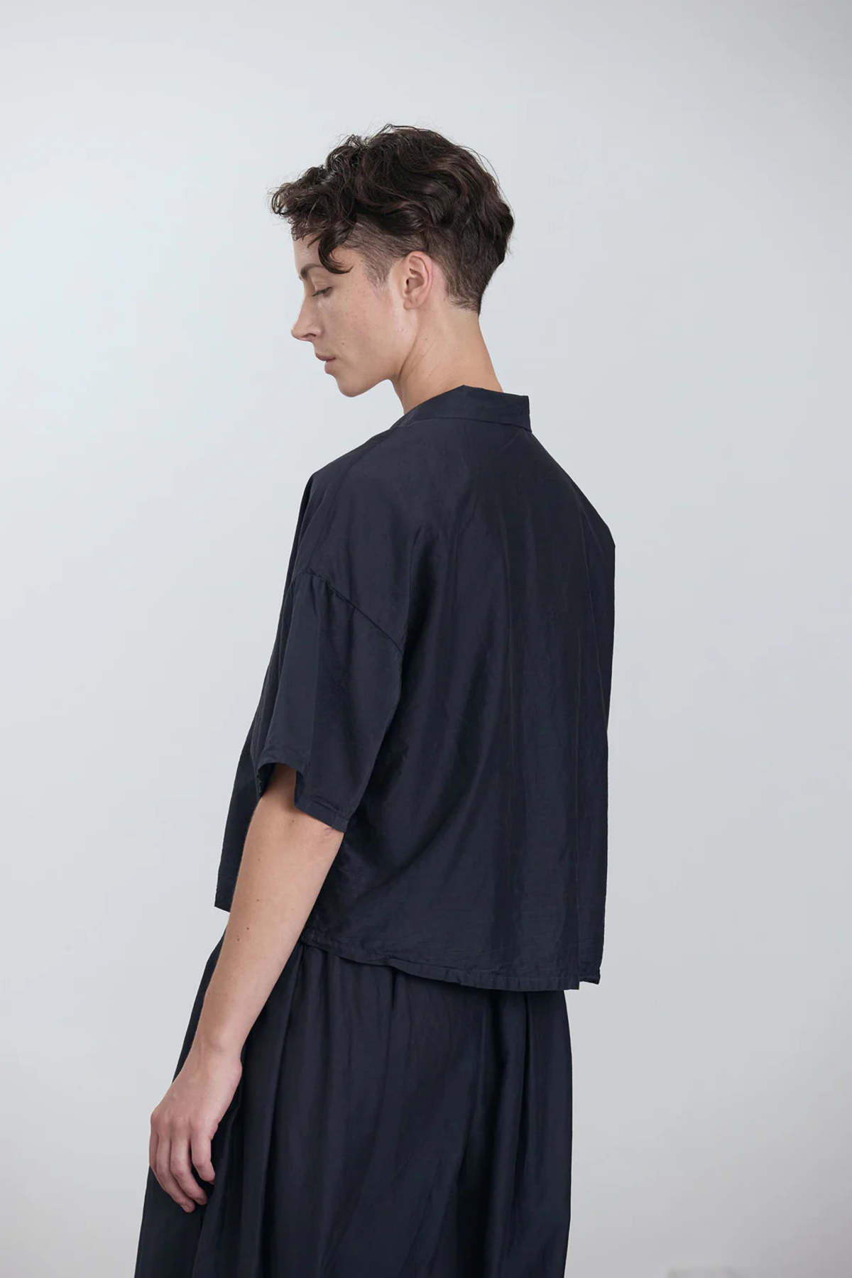 Black Crane Cropped Shirt - Image 3 of 4