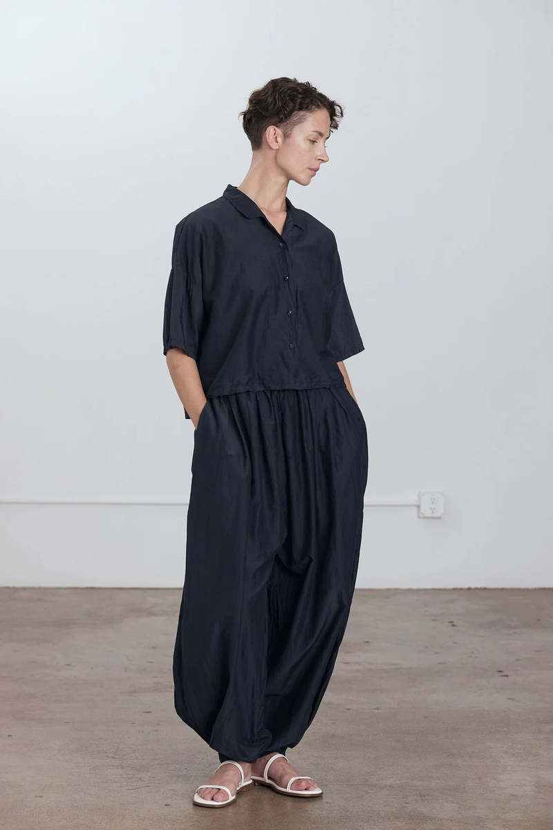 Black Crane Cropped Shirt