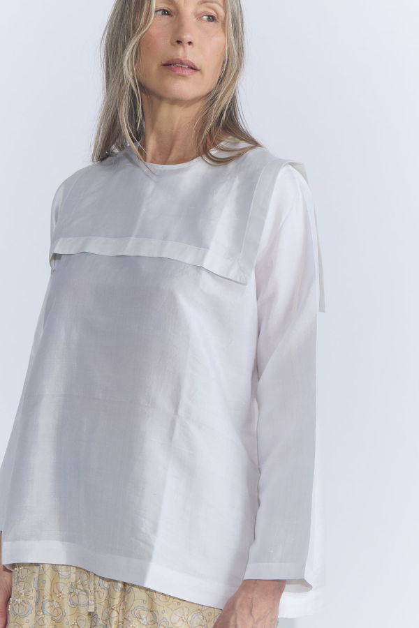 Bunon Back Button Sailor Blouse