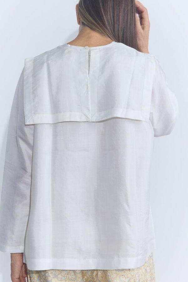 Bunon Back Button Sailor Blouse