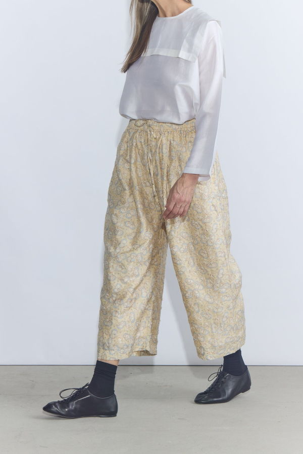Bunon Embroidery Tuck Pants