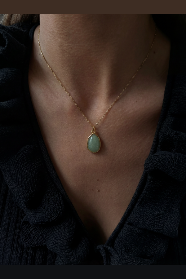 seree Puzzle Jade Stone Pendant Necklace - Pebble