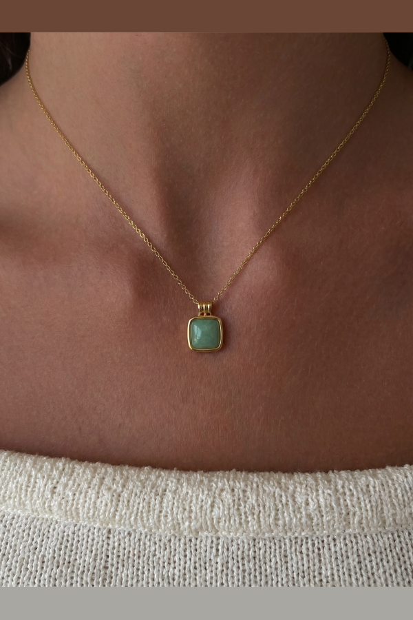 seree Puzzle Jade Stone Pendant Necklace - Green