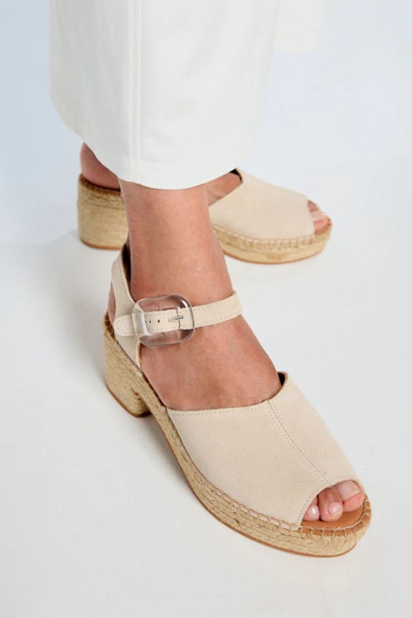 Naguisa Var Sandals