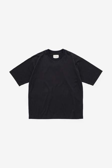 Still By Hand Knitted Rib T-Shirt - Black/Navy | Garmentory