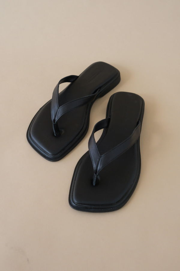 Vagabond Izzy Thong Sandal - Black