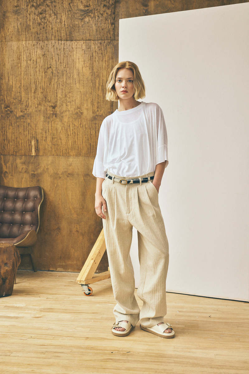 Devlyn Van Loon Pullover Tee