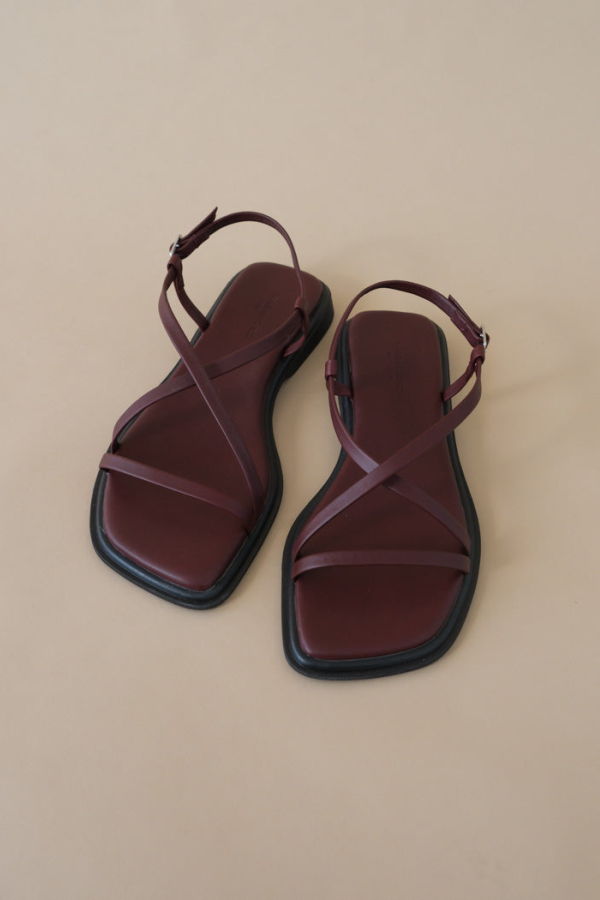 Vagabond Izzy Criss Cross Sandal - Cherry