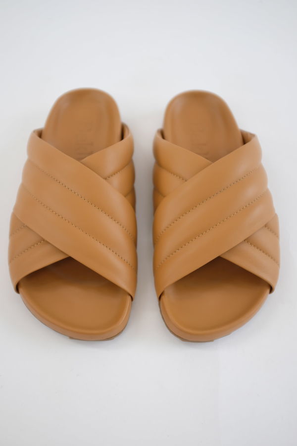 Beklina Gubi Cross Slide Slides - Nuez
