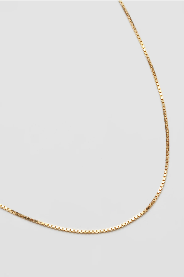 Wolf Circus Box Chain 18" Necklace