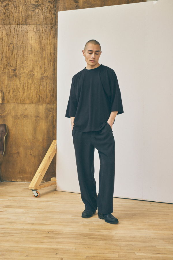 Devlyn Van Loon Pullover Tee - Carbon