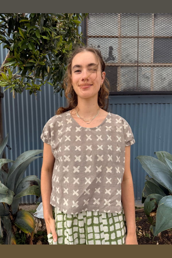 Happy French Gang Zélia Grey Cross Top