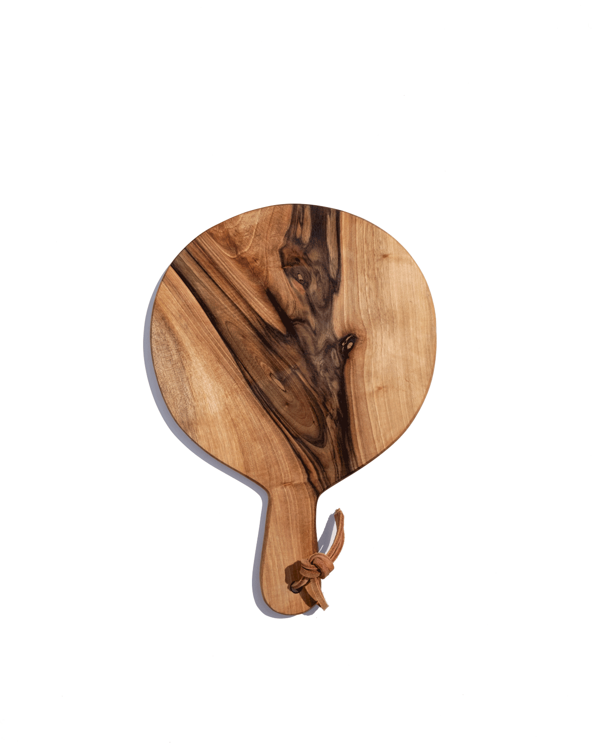 Une Vie Nomade Round Cutting Boards - Walnut - Image 9 of 30