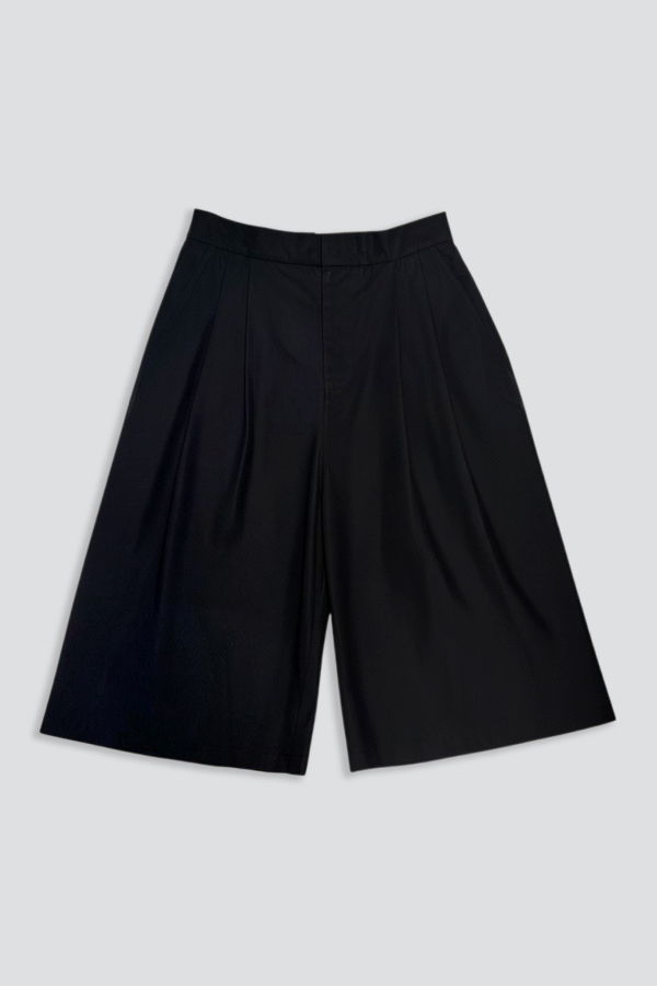 AMOMENTO Two Tuck Wide Shorts