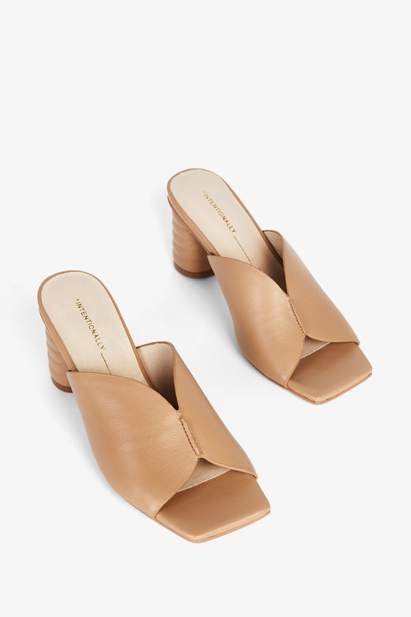 INTENTIONALLY __________. Kamika Shoes - Clay
