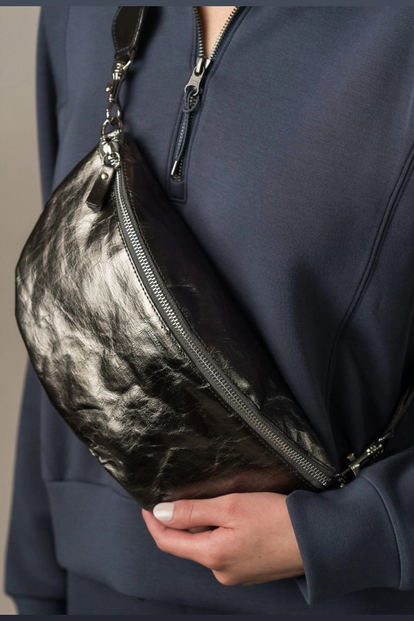 Uashmama Sling Body Bag