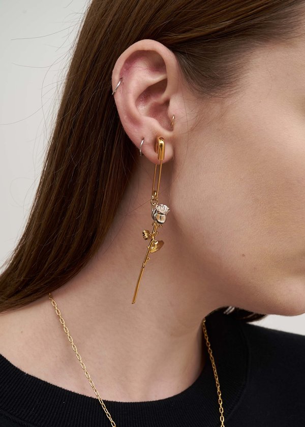 AMBUSH アンブッシュ　ROSE CHARM EARRING 薔薇　ピアス AMBUSH アンブッシュ ROSE CHARM EARRING 薔薇 ピアス 【公式通販】