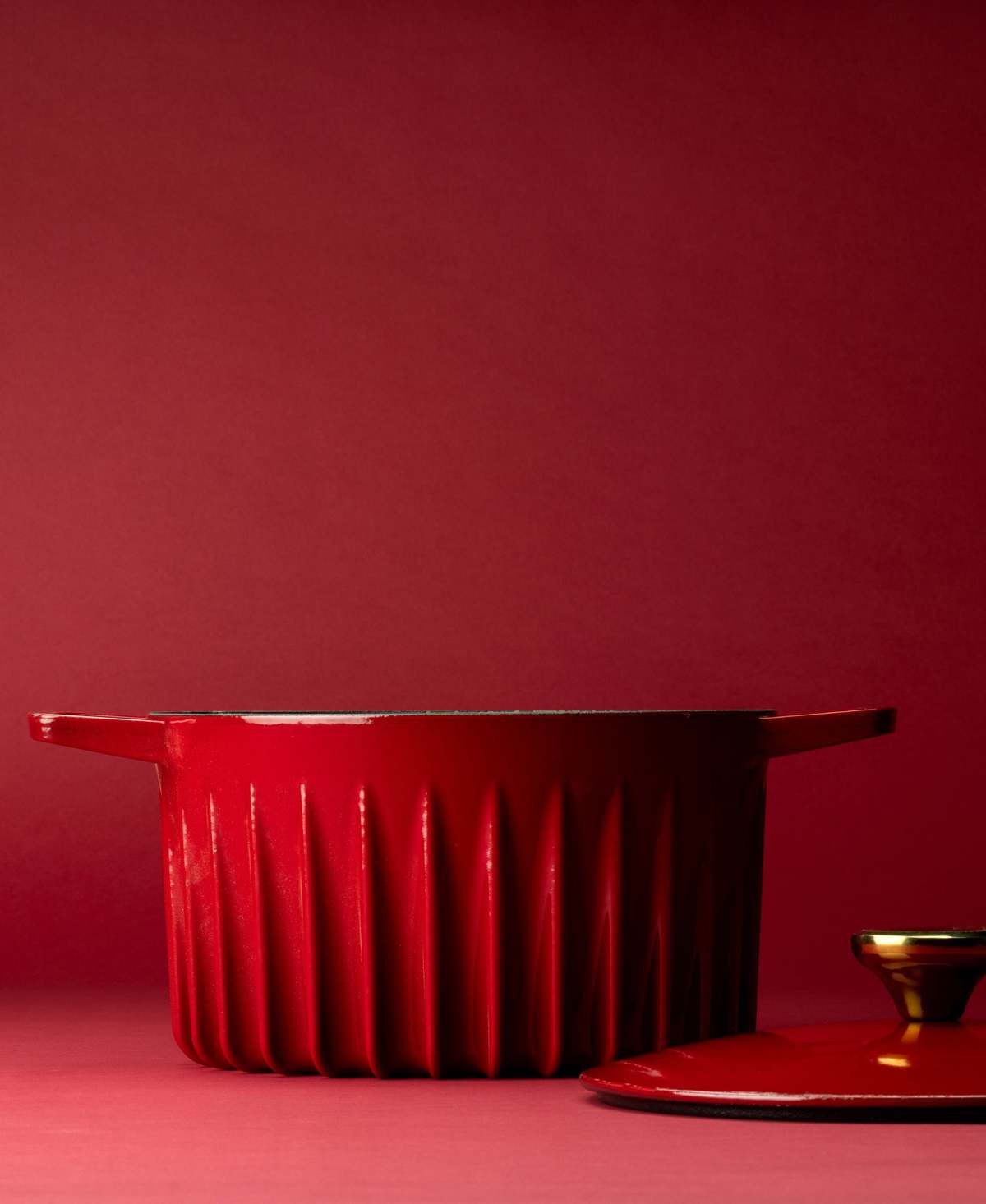 Fireup Cookware Limited Rapid Heat Enameled Cast Iron 5.5-Quart Dutch Oven - Rosso Red - Image 2 of 5